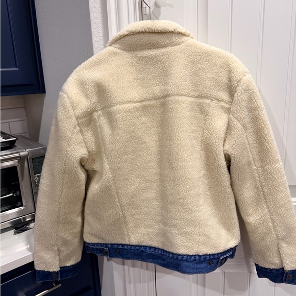 Levi's Premium Cream and Blue Jacket with Sherpa - Picture 7 of 7